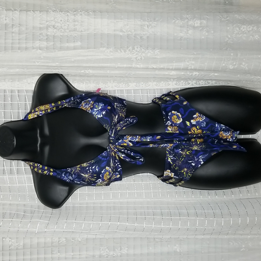 2/$25 or 3/$30 YMI 2PC Navy Floral Tie Front High Waisted Studded Bikini set SzS
